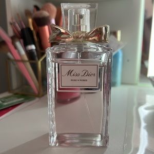 MISS DIOR roses n’ roses perfume